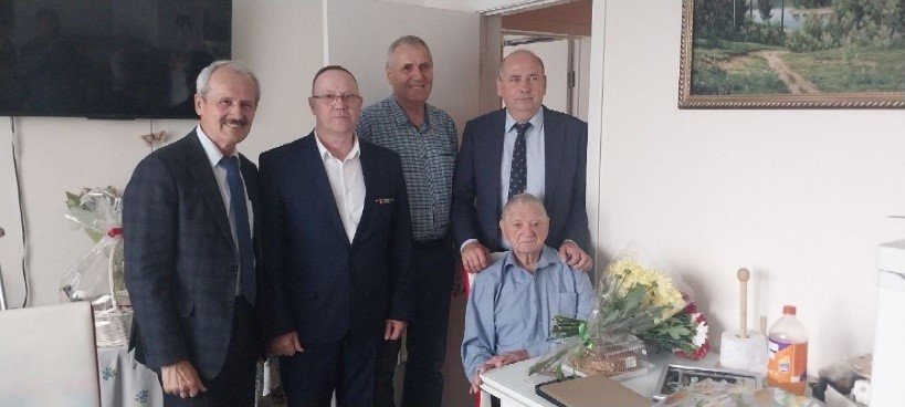 Поздравляем с днем рождения участника Великой Отечественной войны, Почетного гражданина города Челябинска