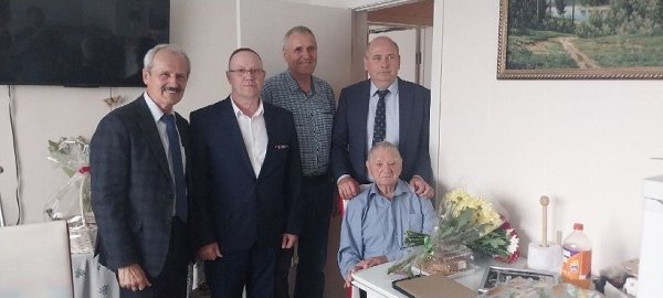 Поздравляем с днем рождения участника Великой Отечественной войны, Почетного гражданина города Челябинска